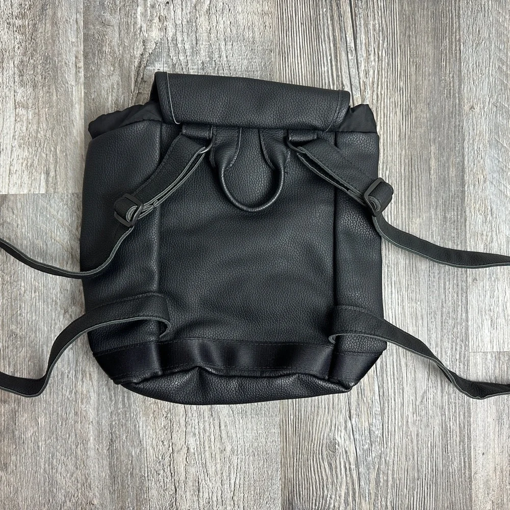 ADIDAS WOMEN’S BLACK FAUX LEATHER ROSE GOLD SMALL FESTIVAL DRAWSTRING BACKPACK - Picture 5 of 8